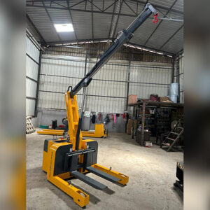 Electric Stacker With Boom Crane Capacity 1.5Ton With 4.5Mtr Lift Height