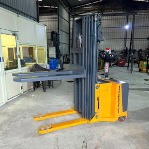 Electric Stacker 1600Kgs 6 Mtr Lifting