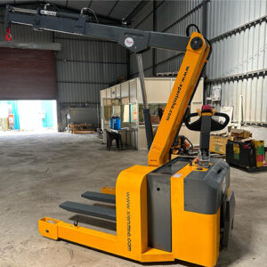 Electric Stacker With Boom Crane Capacity 2Ton